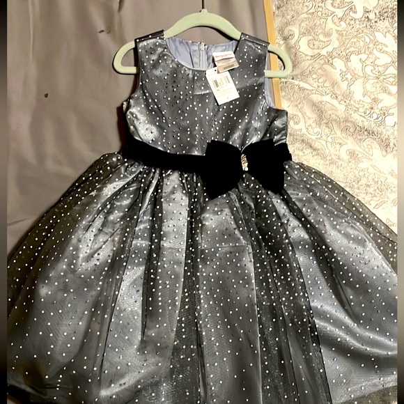 Nannette Other - Girl’s Size 5 Black sparkly dress
